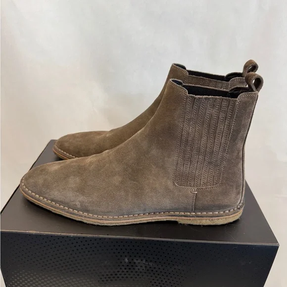 Saint Laurent Suede Chelsea Boots - Picture 2 of 15